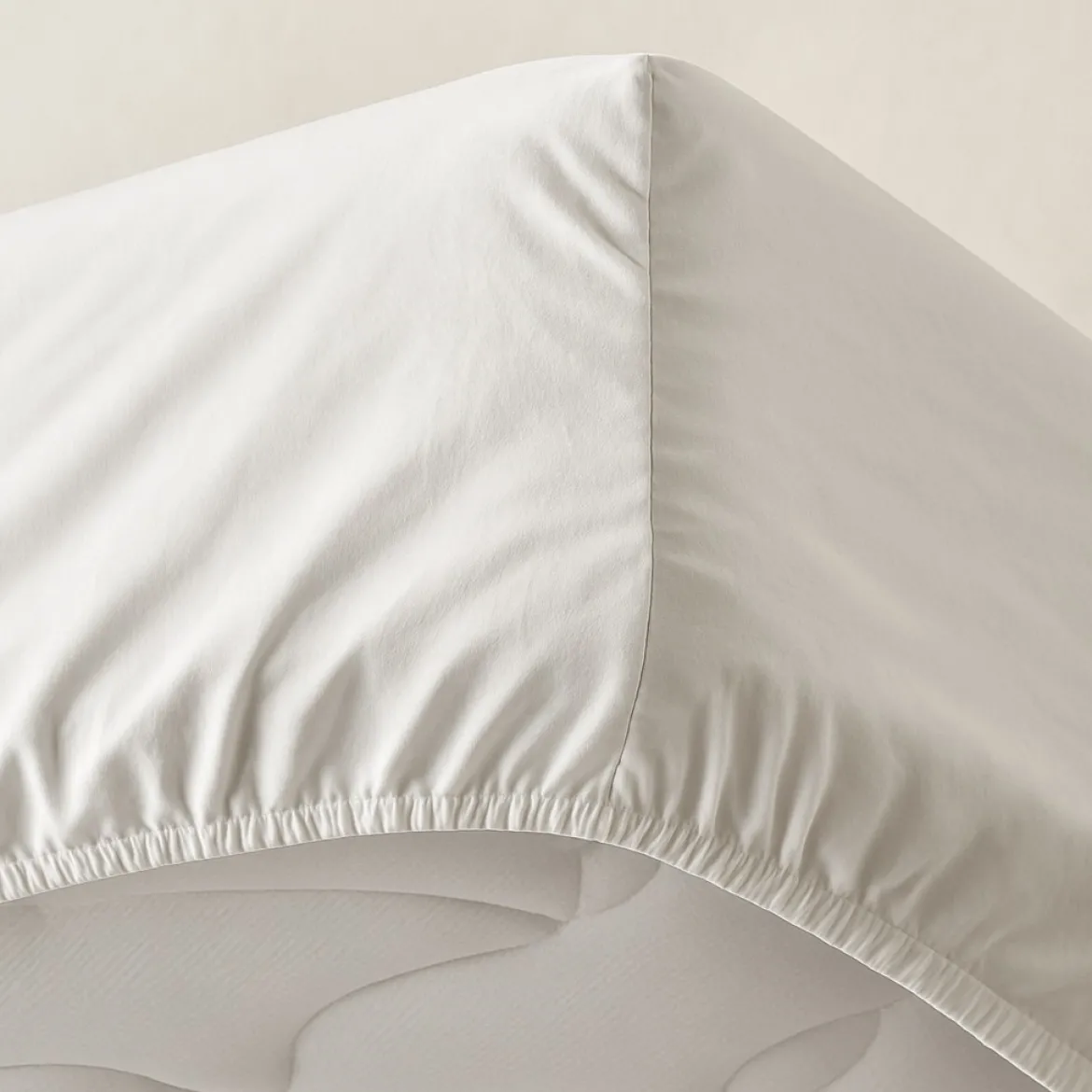 Boxlagen 140x200 cm - bomuldssatin - Soft finish - hvid - Luna Denmark