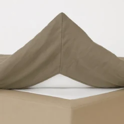 Kuvertlagen 140x200 cm - bomuldssatin - Soft feel - taupe - Luna Denmark