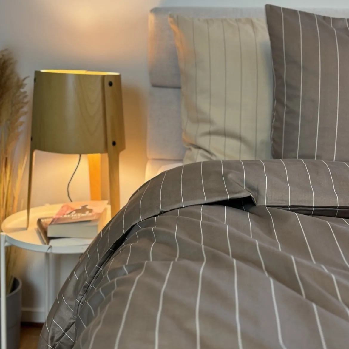 Sengetøj 240x220 cm - bomuldssatin - Sandvig - Taupe - Luna Denmark