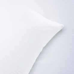 Sengetøj 140x220 cm - bomuldssatin - Smal stribet - hvid - Luna Denmark