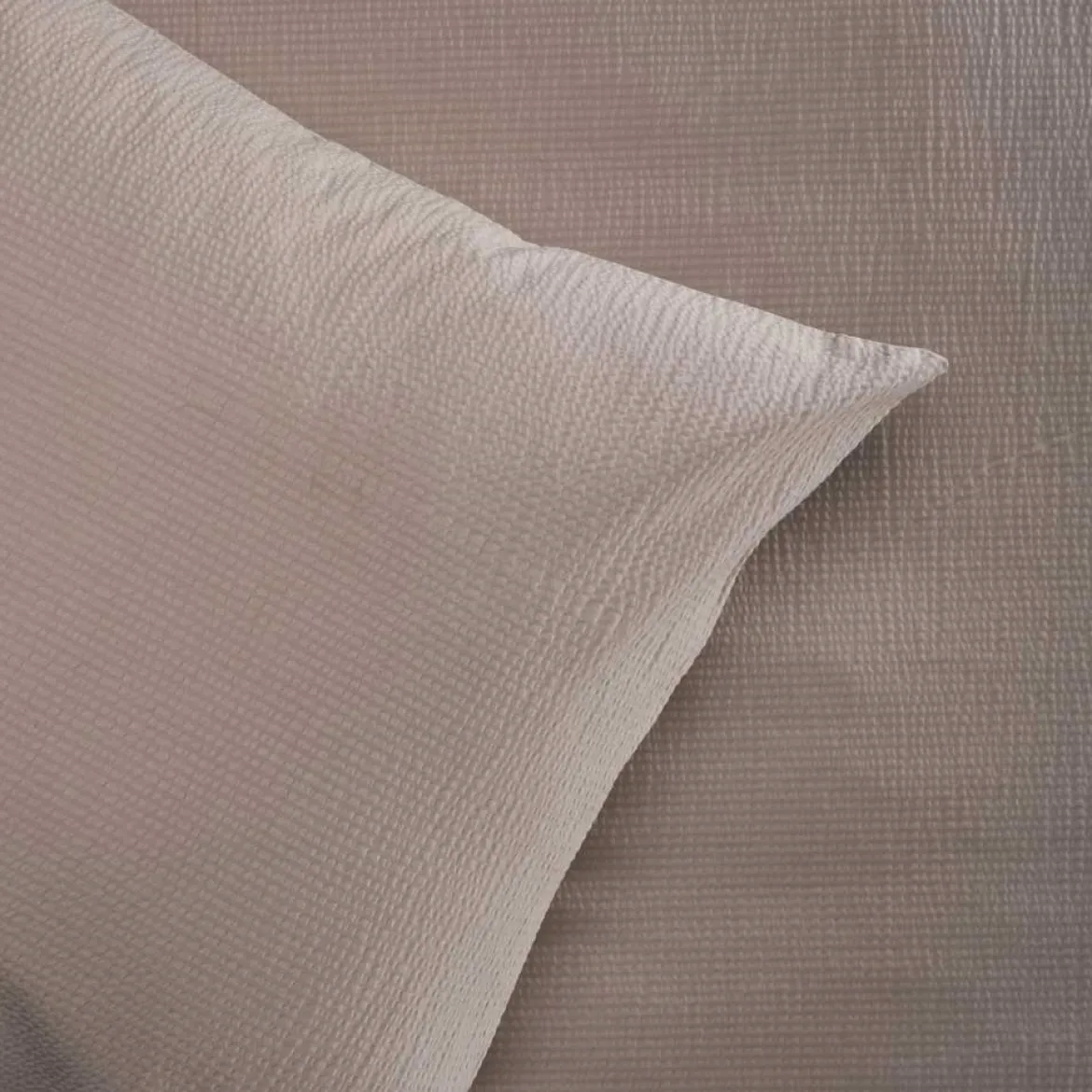 Sengetøj 150x210 / 50x60 cm - Nano Krepp taupe - Luna Denmark